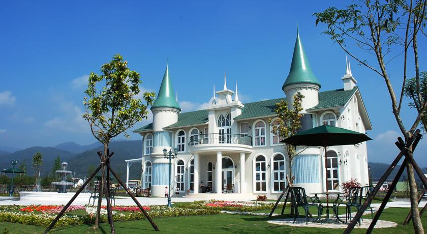 [宜蘭城堡民宿推薦]希格瑪花園城堡-不用飛歐洲，此生必住的夢幻城堡，手工餐點+頂級服務!