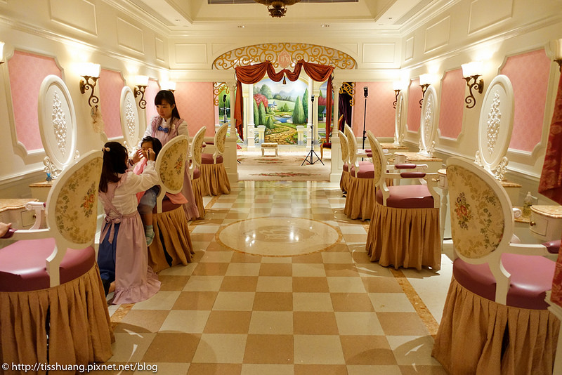香港迪士尼魔法化妝廳，完成小女孩的公主夢，香港迪士尼必玩