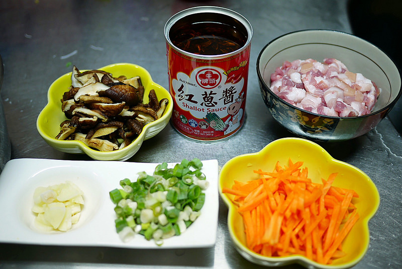 牛頭牌咖哩炒醬、紅蔥醬食譜分享｜咖哩炒飯造型便當+炒米粉食譜
