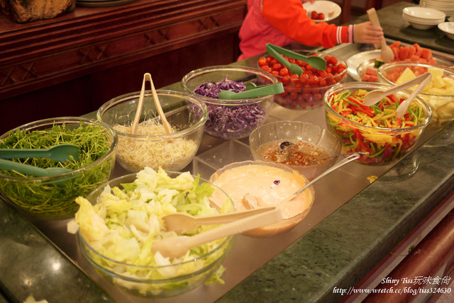 賞楓之旅｜楓紅點綴的武陵國民賓館｜讓人滿意的餐點