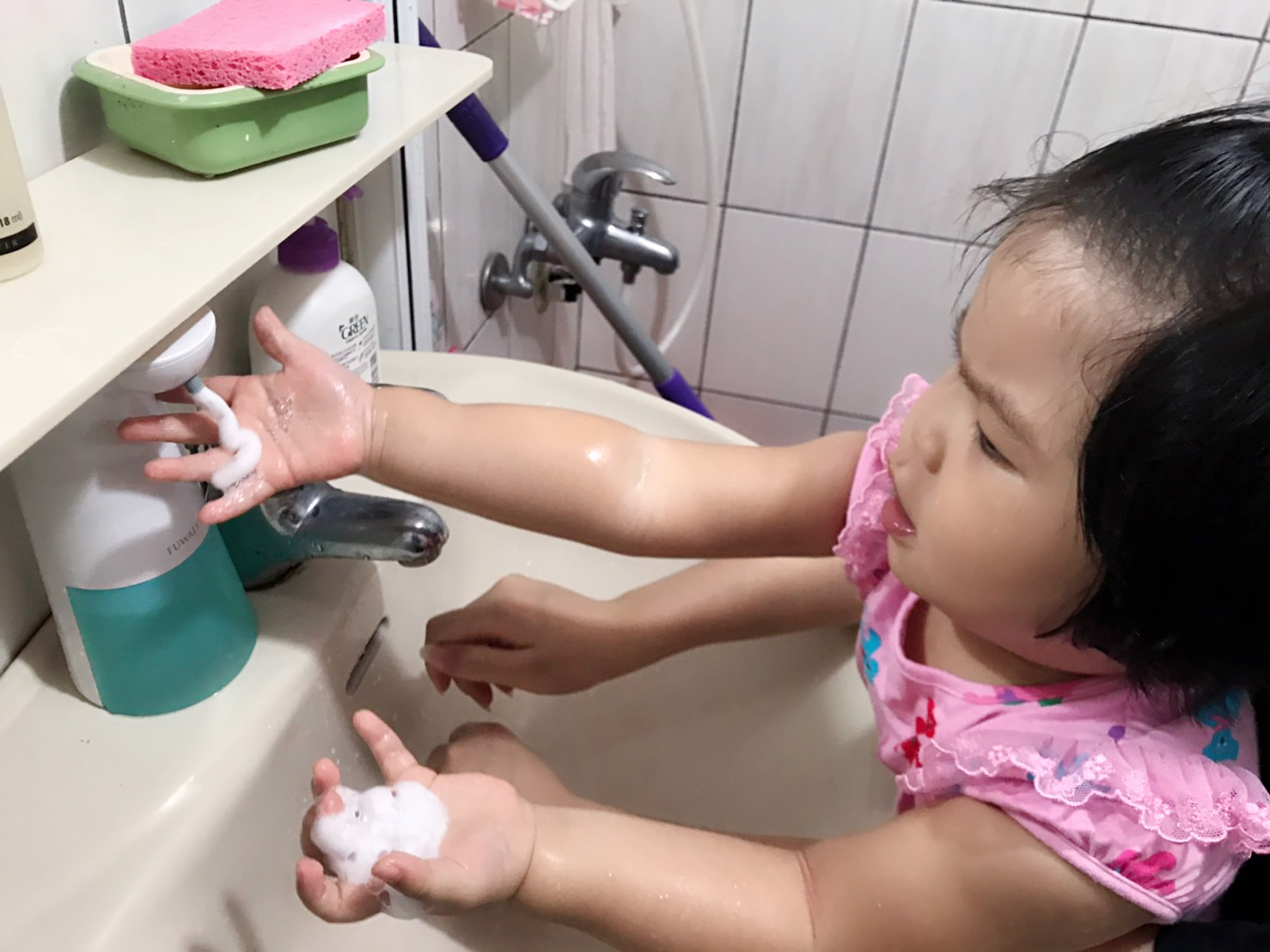 團購｜fuwaly泡沫式自動感應洗手機｜洗手、洗澡一手搞定｜給皂機推薦