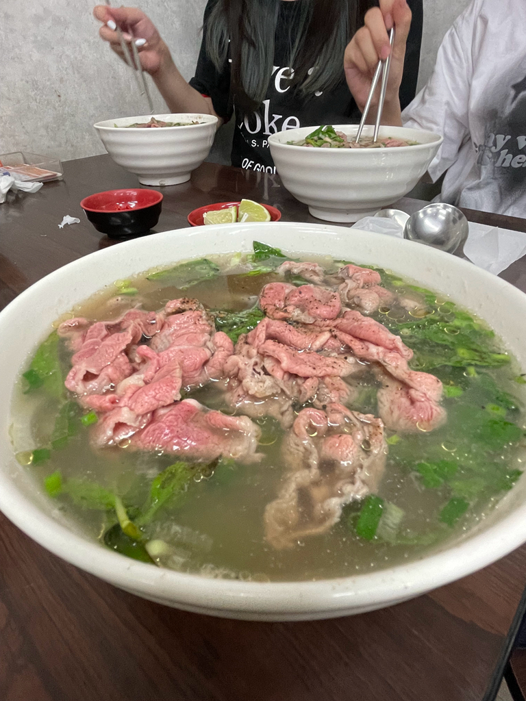 【阿準越南料理】板橋江子翠爆紅美食，牛肉河粉超大份量