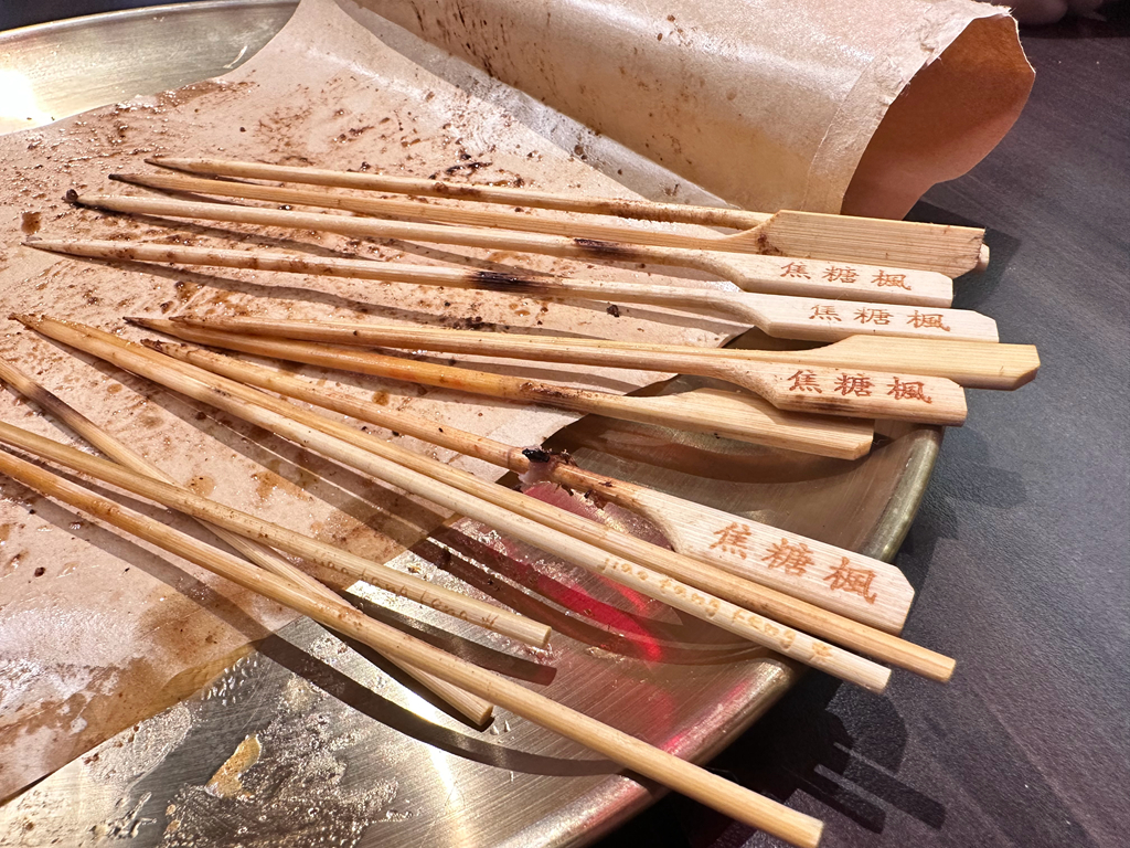 【焦糖楓串燒忠孝復興店】東區平價燒烤，廣島大生蠔２顆155