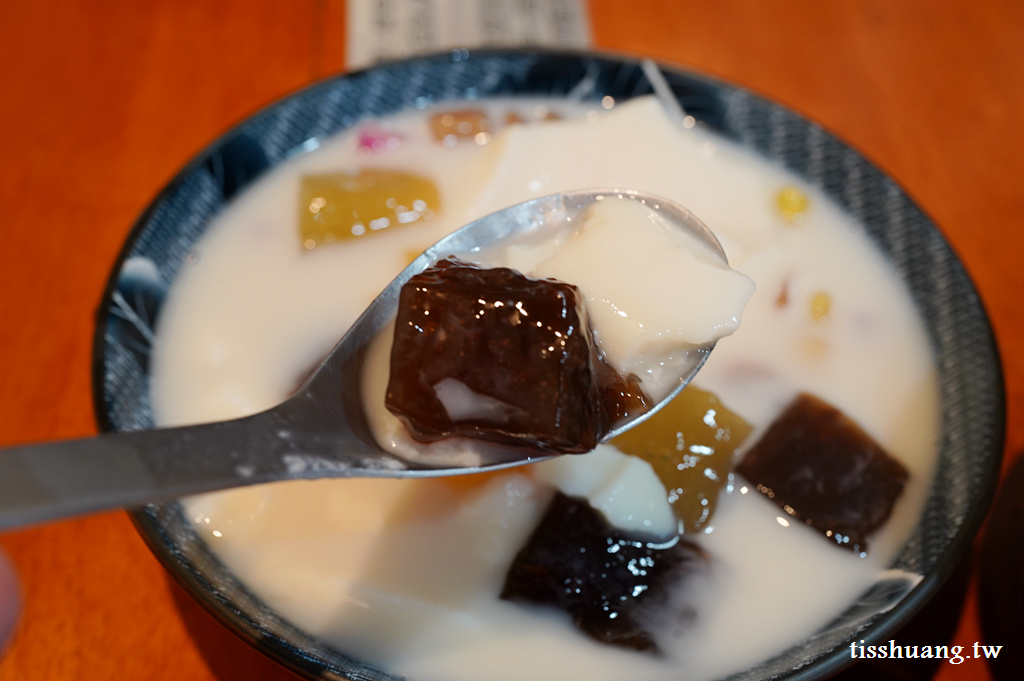 【勝一豆花】嘉義文化夜市必吃美食，獨家麵茶豆花冰