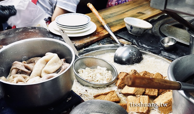 【黃媽媽米粉湯】東門市場美食，飄香40年的老字號米粉湯